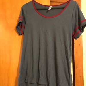 Blue and maroon medium classic tee